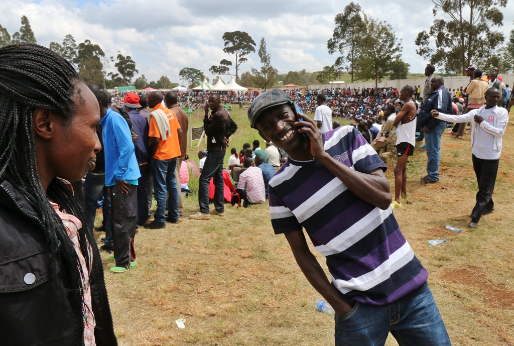 Ezekiel Kemboi chez lui à Eldoret très décontracté peu avant de partir pour courir à Eugene