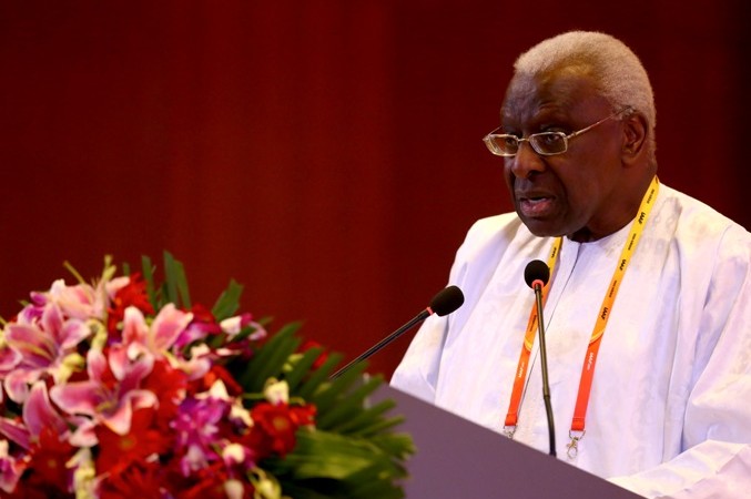 Lamine Diack sera jugé en janvier 2020 à Paris pour corruption
