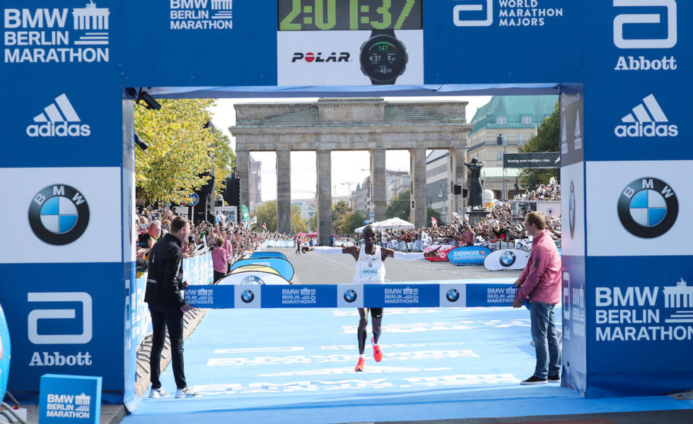 2h01’39’’ pour Kipchoge, un record du monde hallucinant